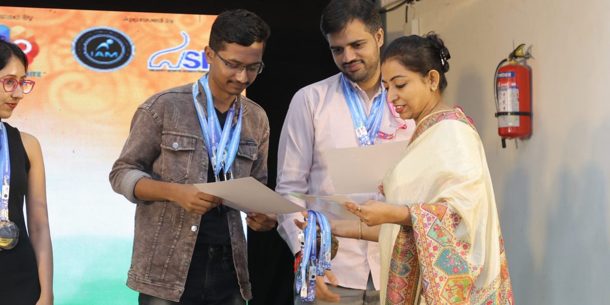 my pic with memory champions of india - prateek vishva and me